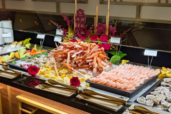 The Best New Buffet in Las Vegas Serves Unlimited Beijing Duck and Snow Crab Legs