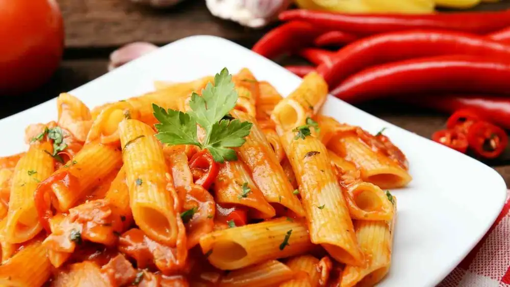 Pasta all'arrabbiata recipe and a nice beer and who's going to kill you!