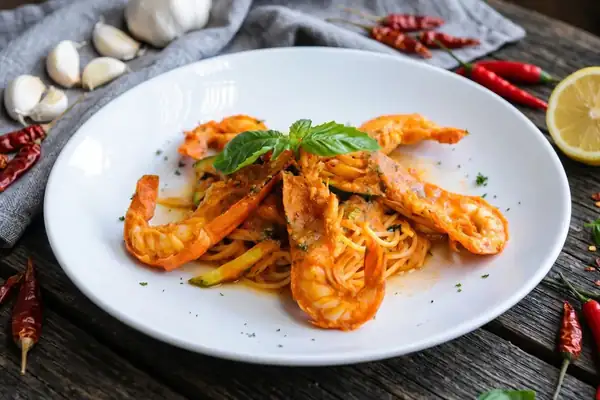 Spaghetti with Chili-Scampi