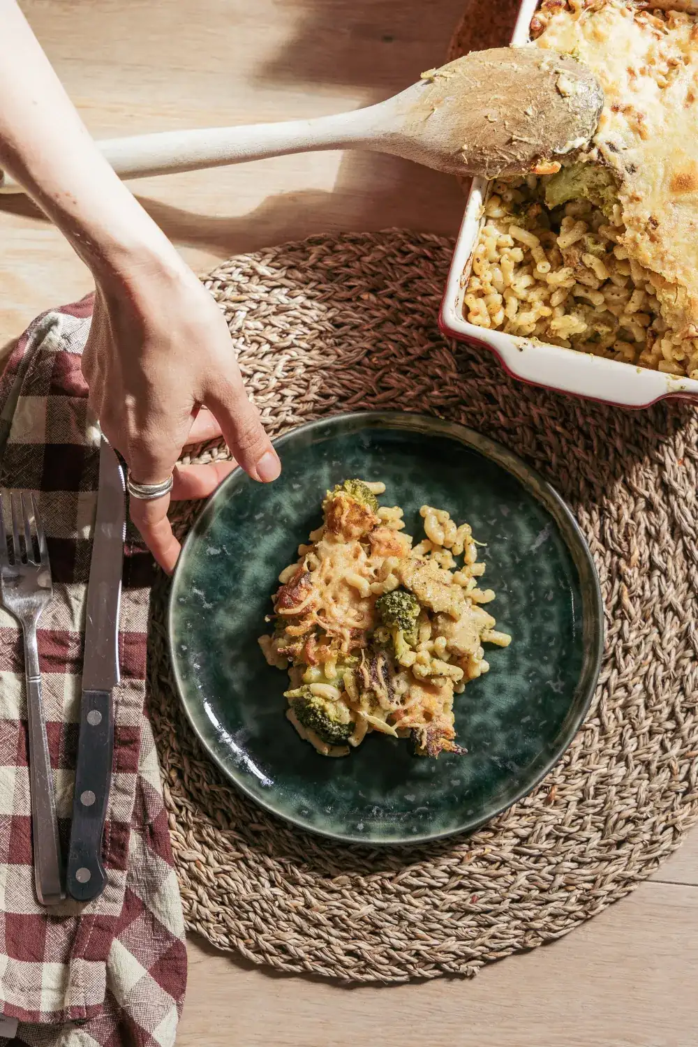 Macaroni with broccoli, chicken and Boursin