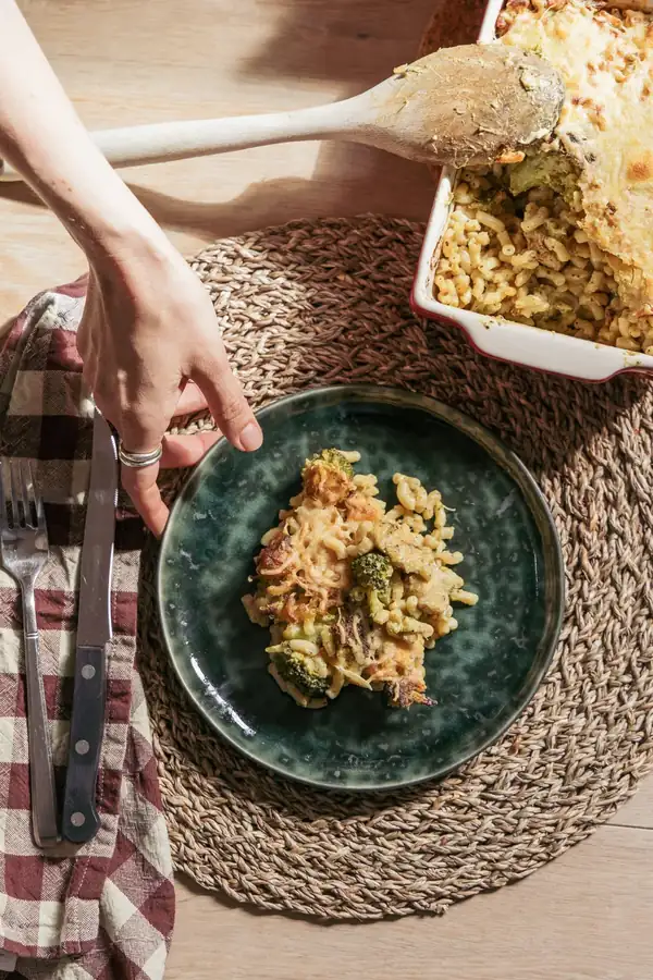 Macaroni with broccoli, chicken and Boursin