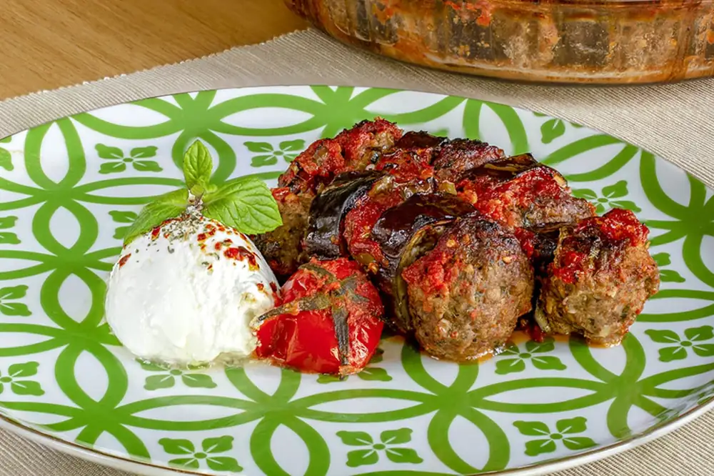 Dejen que las albóndigas se amasen: kebab de berenjena al horno