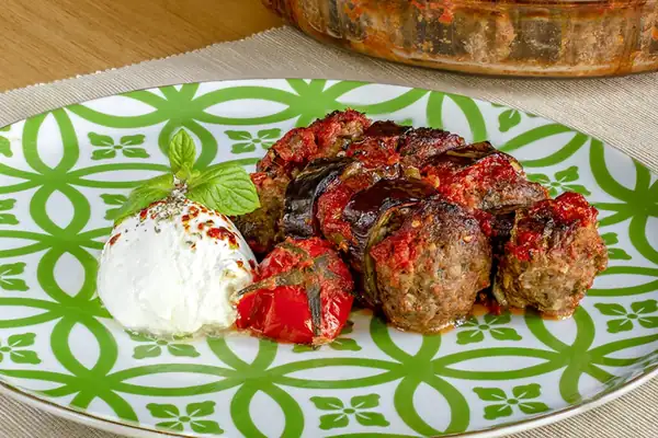 Let the meatballs be kneaded: Oven-baked eggplant kebab