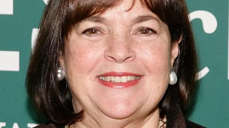 La sencilla manera de Ina Garten de añadir un toque crujiente de queso a tu sopa