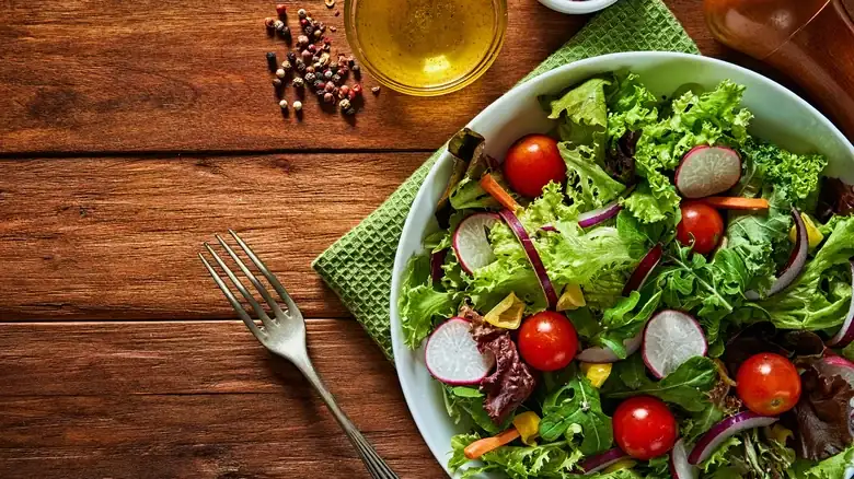 The Extra Step You Shouldn't Skip For The Crispest Salads