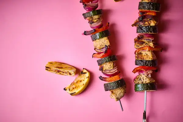 Brochetas de pollo con calabacín