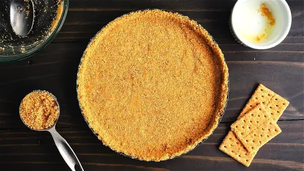 Dorar la mantequilla da más sabor a la base de galletas Graham