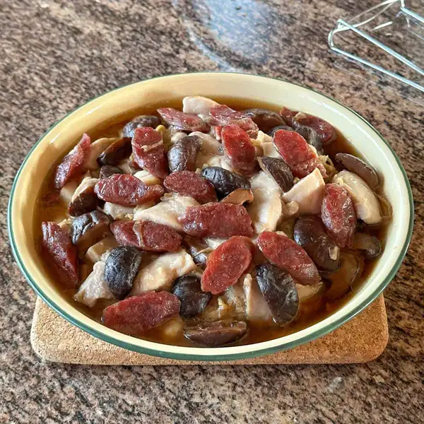 Steamed Chicken with Chinese Sausage
