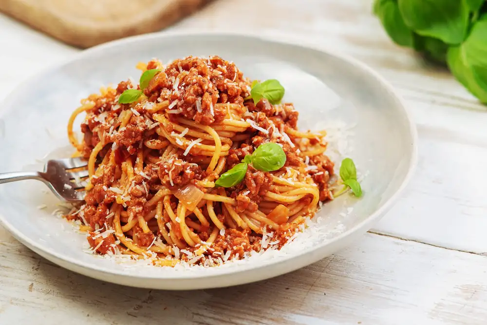 Meatless Farm se integra a la red más amplia de Bidfood con el lanzamiento de salchichas para escuelas como su principal iniciativa