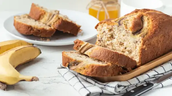 To Revive Old Banana Bread, Fry It In Butter