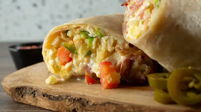 Queso crema: el ingrediente secreto para huevos revueltos extraordinarios