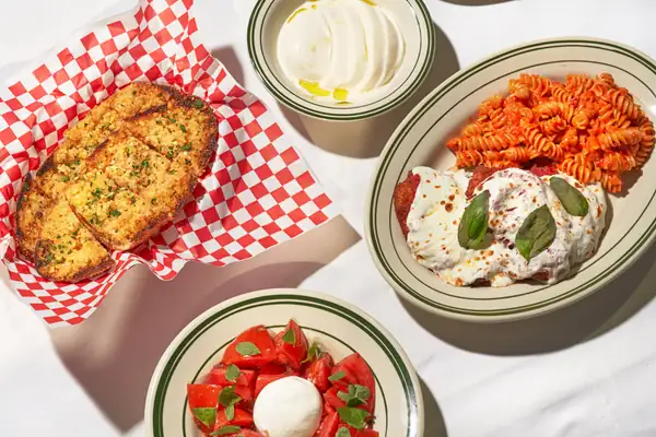 A Henderson Neighborhood Hangout, a Cult-Favorite Sandwich Stand, and More New Restaurants