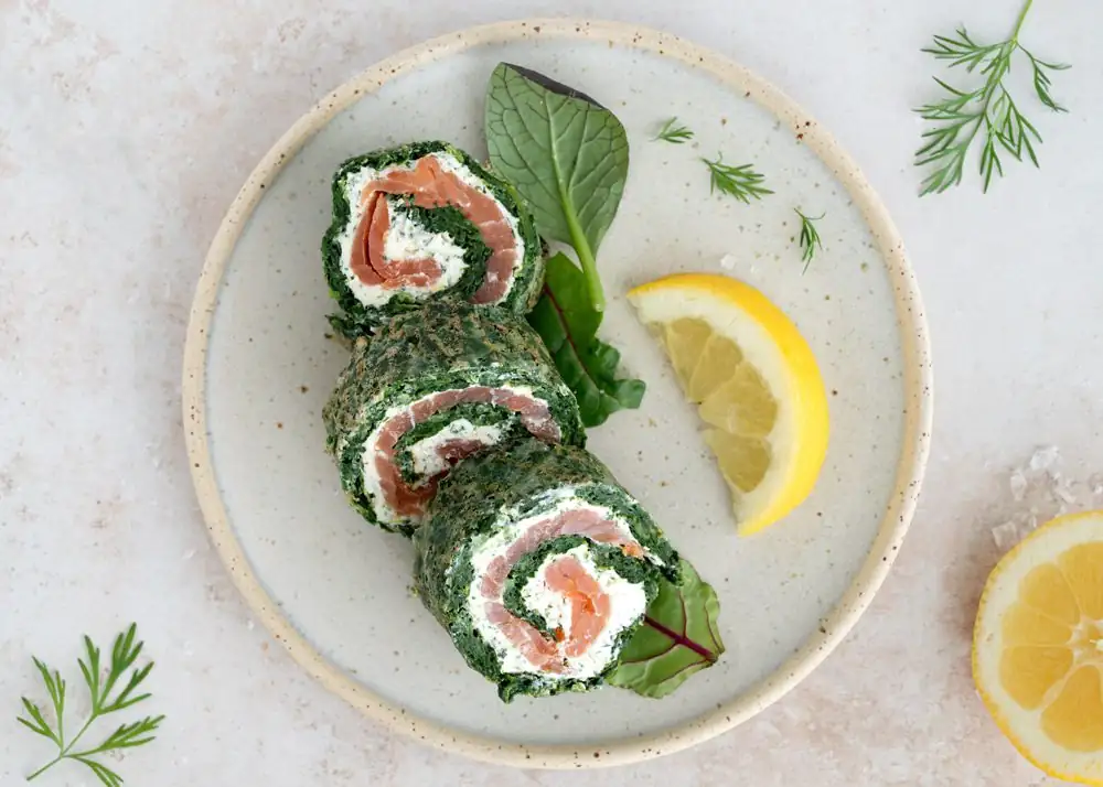 Rollo de salmón con espinacas