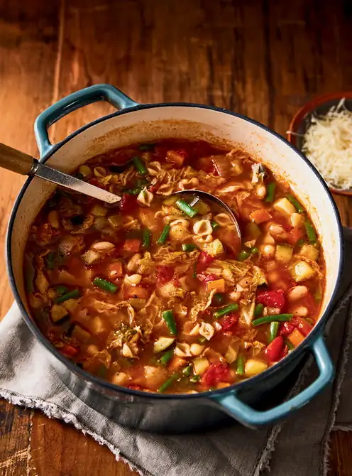 Minestrone soup (the best)