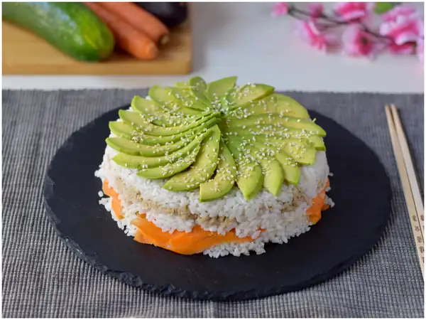 pastel de sushi