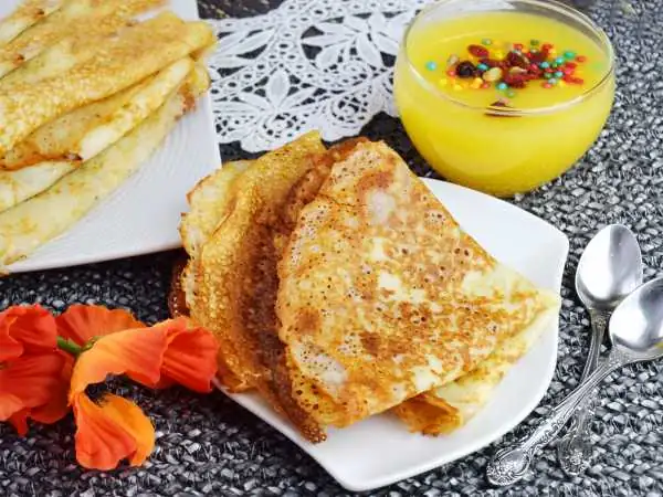 Thin pancakes with kefir and holes