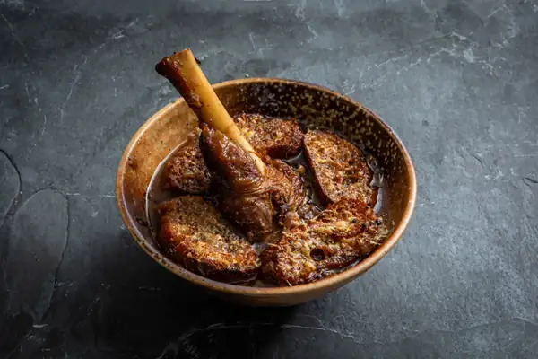 Receta de jarretes de cordero con cebolla francesa