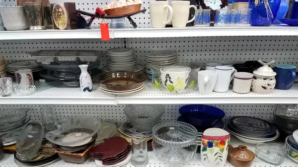 12 Kitchen Items You Should Never Buy From Thrift Stores