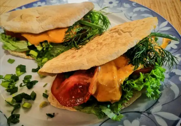 Savoury pita bread