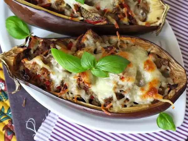 Berenjenas rellenas gratinadas con mozzarella