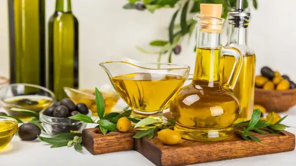 Los limones le dan al aceite de oliva un toque brillante y fresco