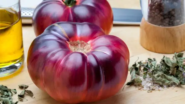 ¿Cómo obtienen los tomates azules su color y a qué saben?