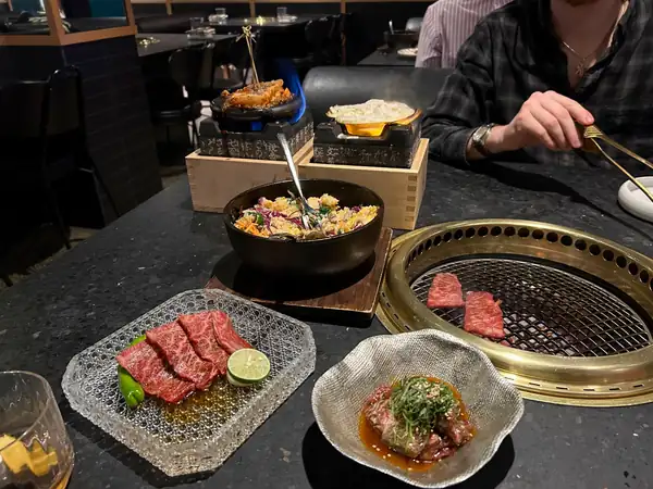 Este lujoso restaurante japonés de barbacoa es una cita romántica en toda regla