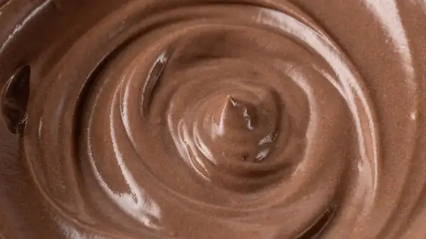La señal inequívoca de que has batido demasiado tu mousse de chocolate