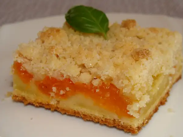 Quick cake with apricots