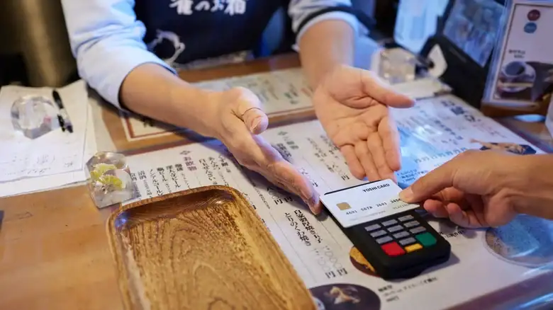The Etiquette Tip To Always Keep In Mind When Dining At Restaurants In Japan