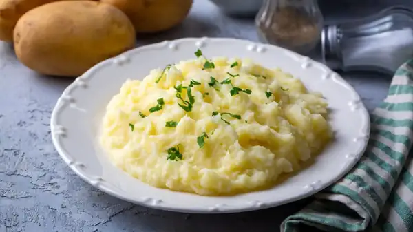 The chefs are unanimous: “mashed potatoes are much better if you replace the milk and butter with this simple ingredient from the fridge.”
