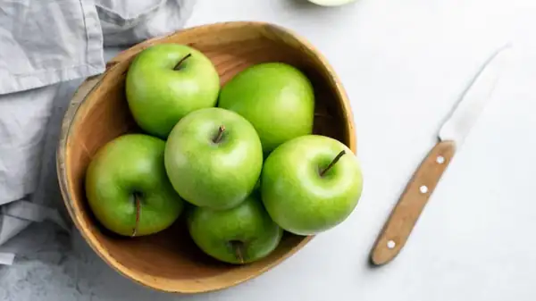What to change when substituting Granny Smith apples for Honeycrisp apples in baking