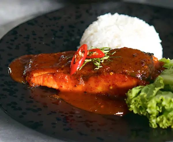 Thai Red Curry Salmon (Choo Chee Pla)