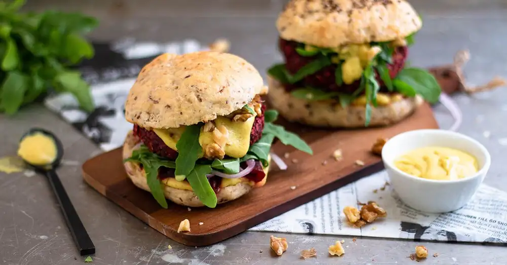 Oatmeal burger with beetroot and walnuts