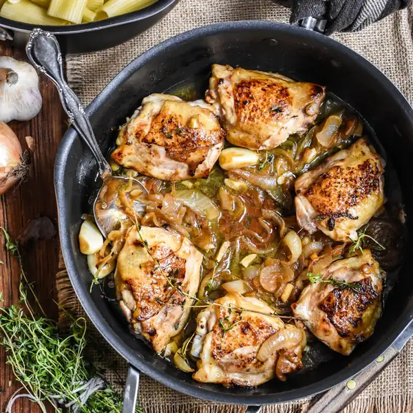 Braised Chicken Thighs with Garlic and Onion