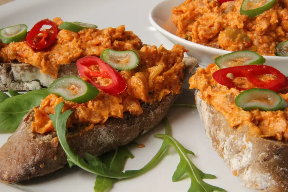Spicy crackling spread