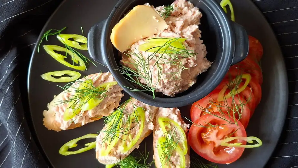 Smoked cheese spread with hercules