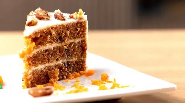 A simple storage mistake is ruining the freshness of your cake