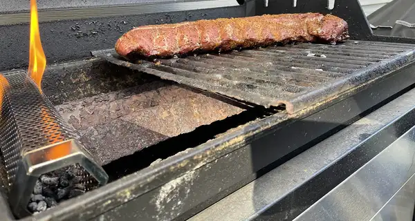 How to smoke on a gas grill: basic setup and technique