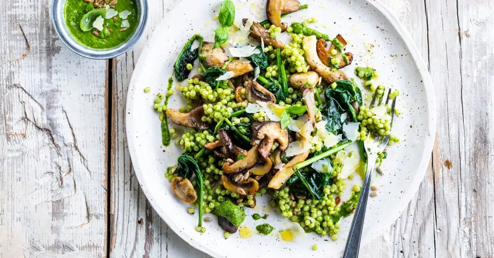 Mushroom and spinach stir-fry with pearl barley