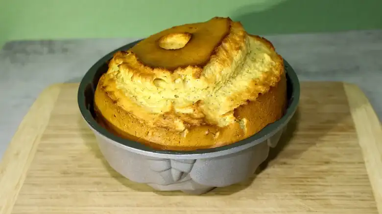 Why cakes puff up and how to prevent it in the oven