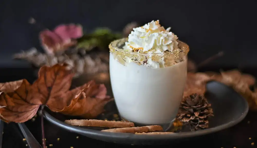Mascarpone and white chocolate cups, the perfect dessert ready in 3 minutes