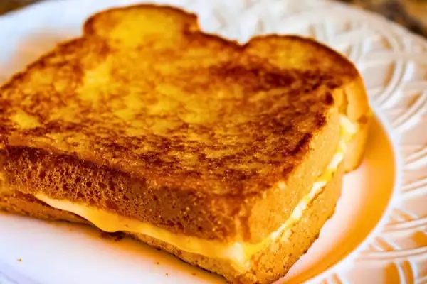 Cheese toasties are crispier if you ditch butter for a better ingredient