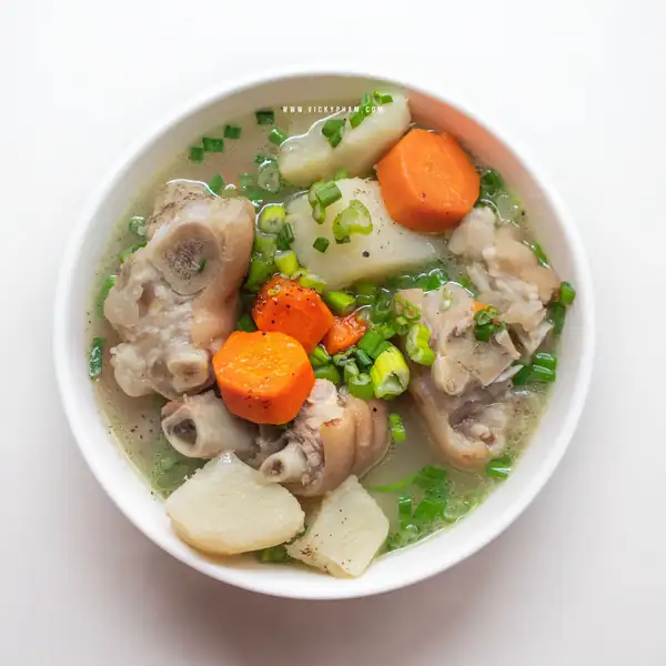 Vietnamese Pig Feet Soup with Potatoes and Carrots (Canh Giò Heo Khoai Tây Cà Rốt)