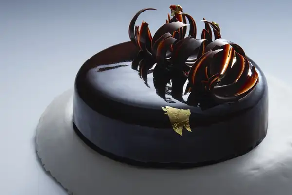 There’s a Patisserie Battle Royale Going on in Knightsbridge