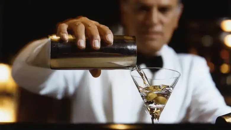 Here's The Actual Difference Between Vodka And Gin
