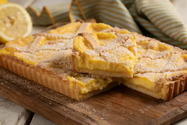 Crumbly Lemon Cream Tart