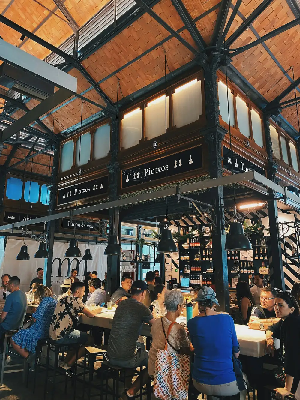 Louis Vuitton abre una cafetería en su tienda insignia de Apgujeong, en Seúl