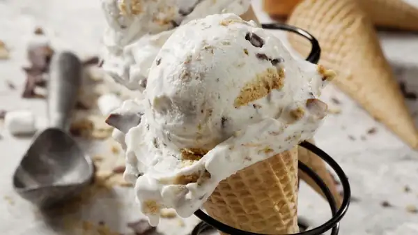 The Truth Behind Why There Are Barely Any Dairy Queens In Los Angeles