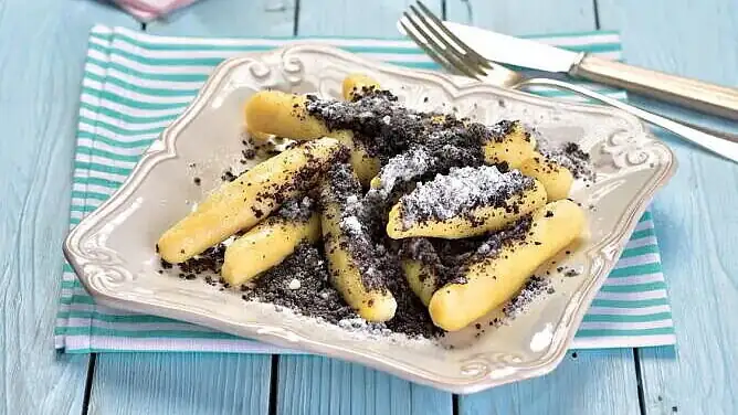Potato donuts with poppy seeds